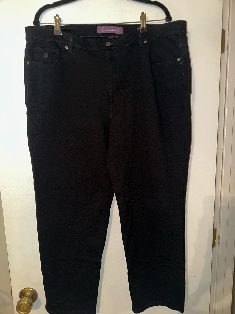 Gloria Vanderbilt Women’s Black Classic Straight Jeans